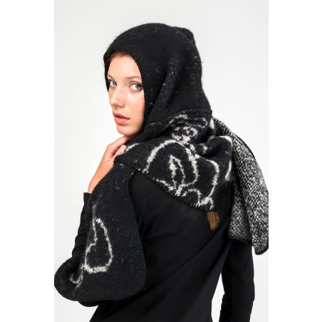 ÉCHARPE À CAPUCHE noir a roses blanches
