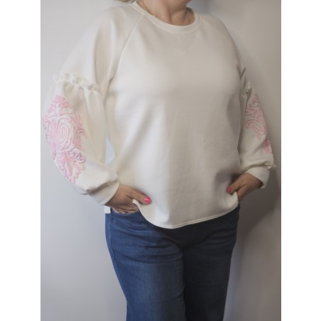 Pull blanc broderie