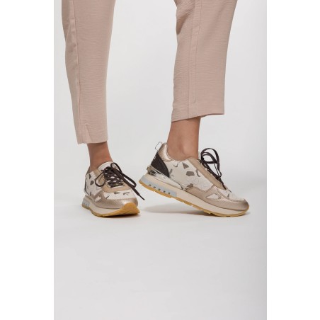BEIGE AND GOLD SNEAKERS  39     